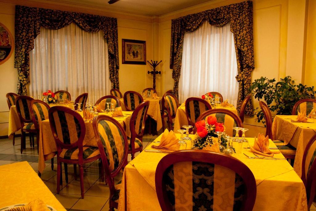 Hotel Michelangelo Рецато Екстериор снимка