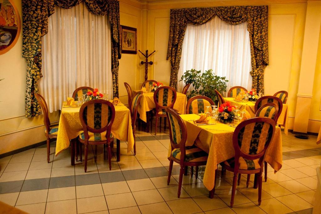 Hotel Michelangelo Рецато Екстериор снимка