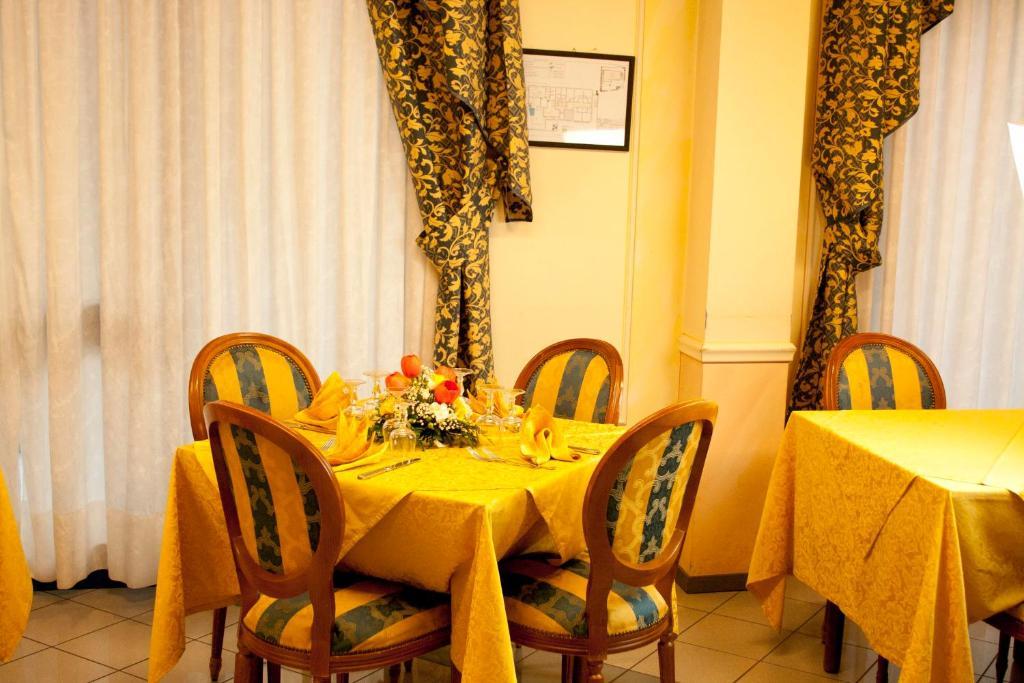 Hotel Michelangelo Рецато Екстериор снимка