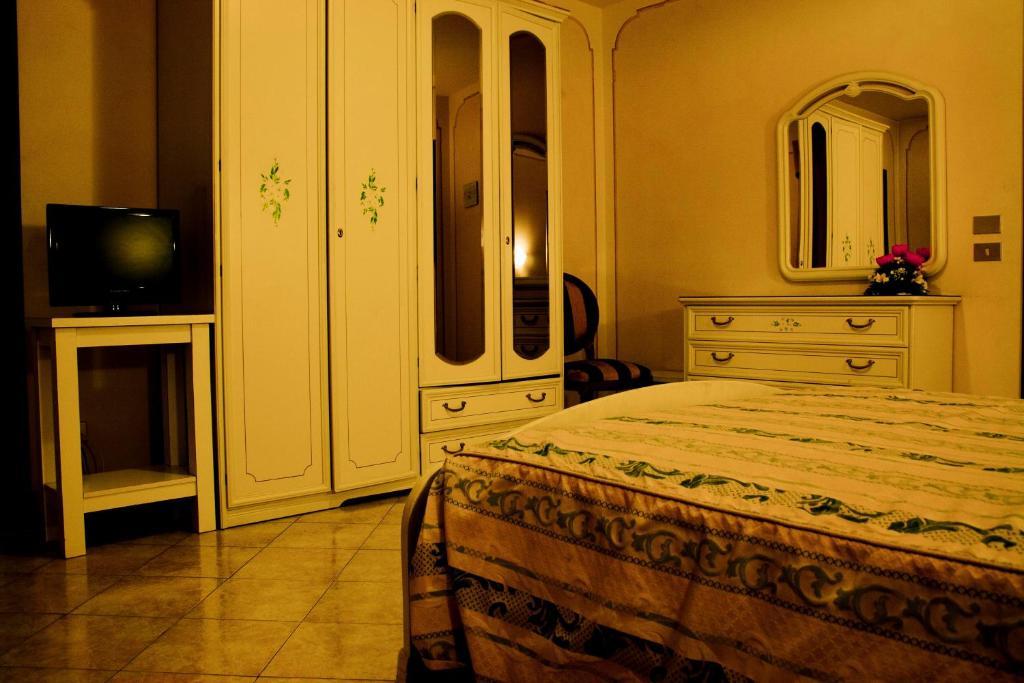 Hotel Michelangelo Рецато Екстериор снимка