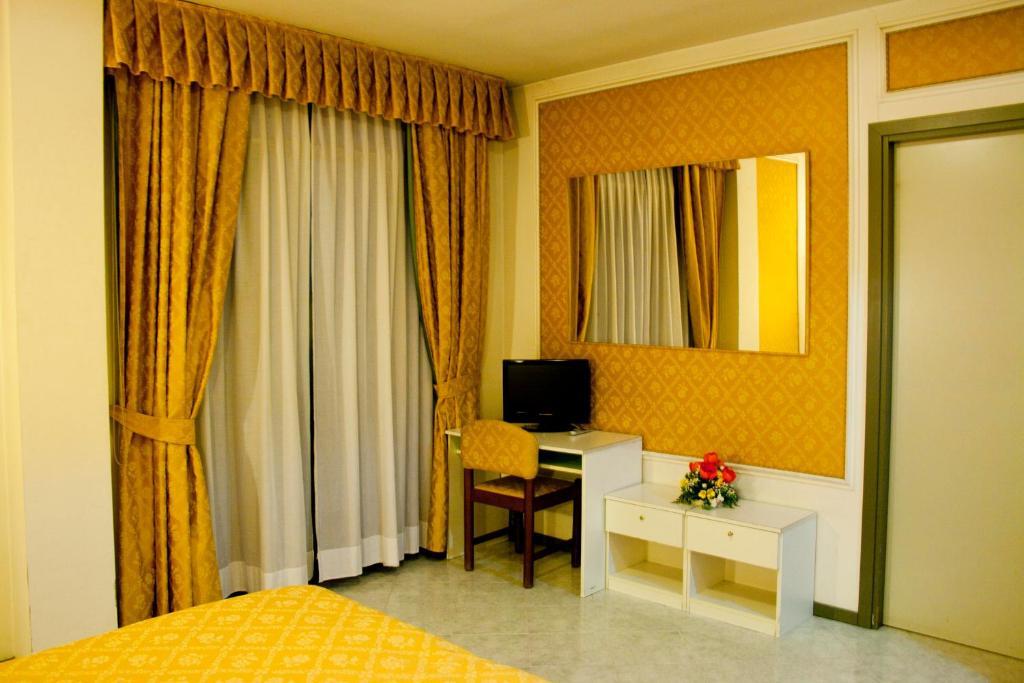 Hotel Michelangelo Рецато Екстериор снимка