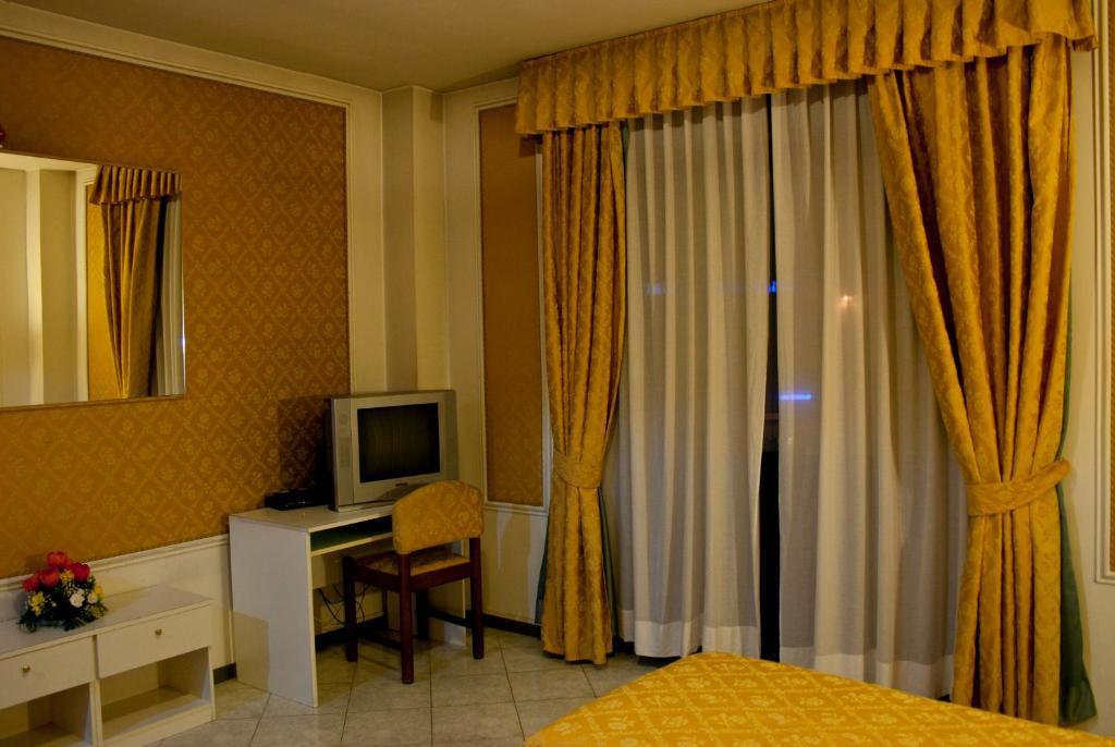 Hotel Michelangelo Рецато Екстериор снимка