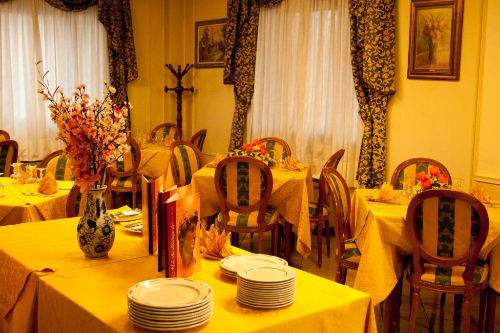 Hotel Michelangelo Рецато Екстериор снимка